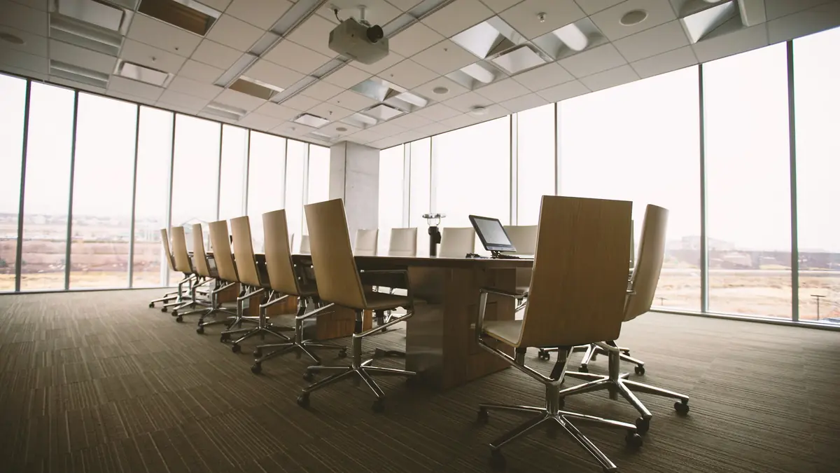 Phòng họp trống, ảnh minh họa cho bài giới thiệu CEO Mạnh Bảo (không phải ảnh nhân vật)